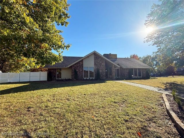 400 Ridge Drive, Sallisaw, OK 74955