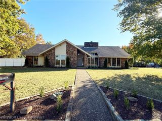400 Ridge Drive, Sallisaw, OK 74955