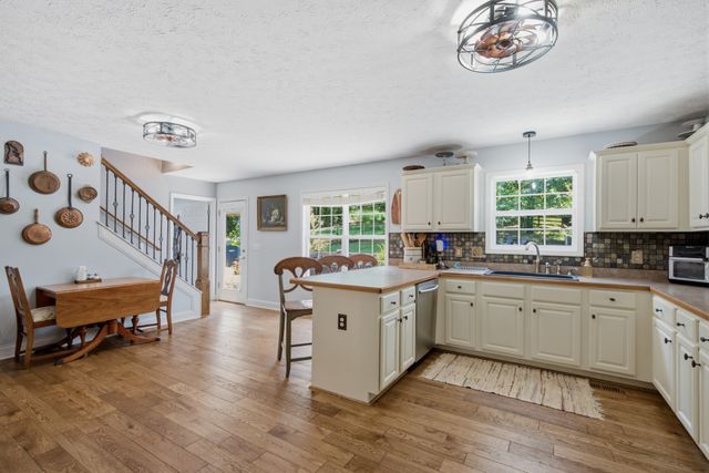 198 Wilkinson Rd, Cottontown, TN 37048