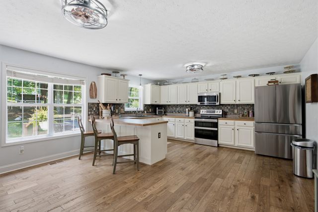 198 Wilkinson Rd, Cottontown, TN 37048