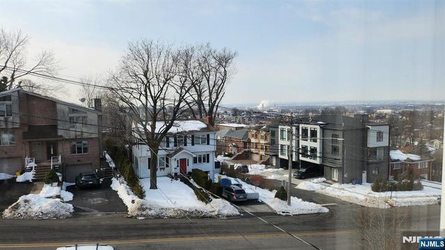 137 Edsall Boulevard A, Palisades Park, NJ 07650