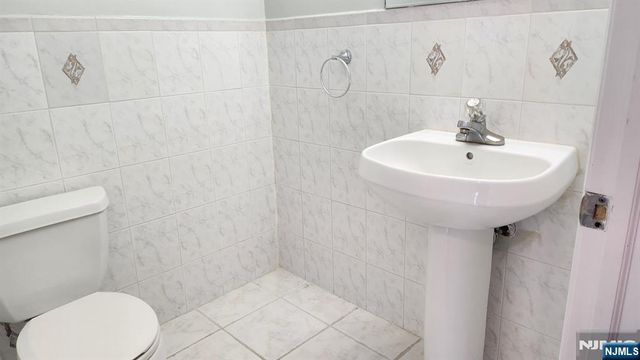 137 Edsall Boulevard A, Palisades Park, NJ 07650