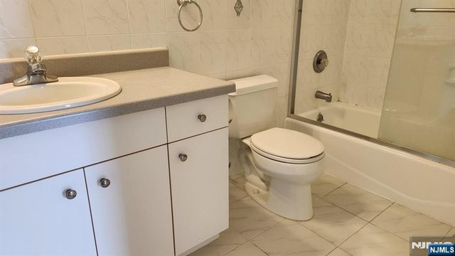 137 Edsall Boulevard A, Palisades Park, NJ 07650