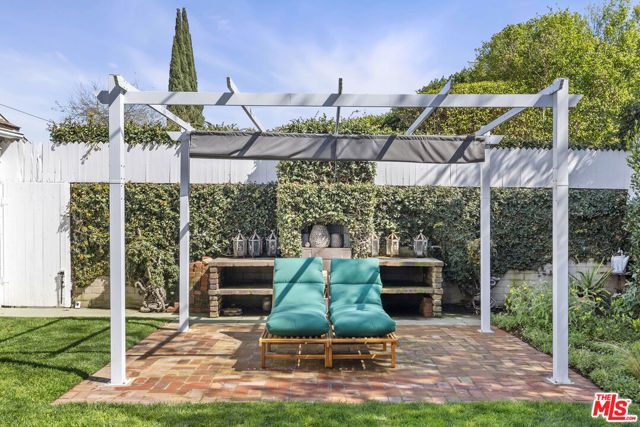 1204 Beverwil Drive, Los Angeles, CA 90035