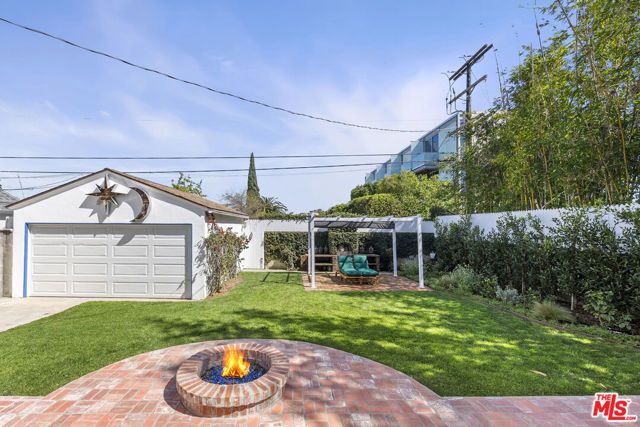 1204 Beverwil Drive, Los Angeles, CA 90035