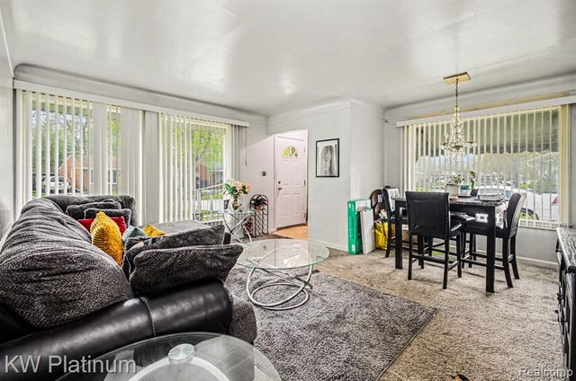 20421 Kenmore Avenue, Harper Woods, MI 48225