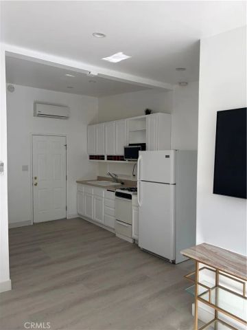 8561 orion av 1, North Hills, CA 91343
