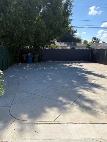 8561 orion av 1, North Hills, CA 91343