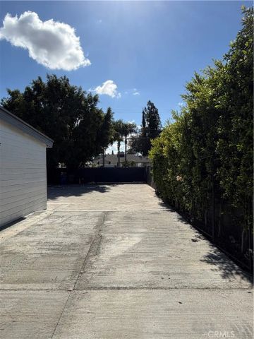 8561 orion av 1, North Hills, CA 91343