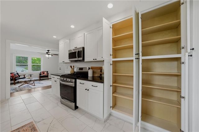 851 Mclinden Avenue SE, Smyrna, GA 30080