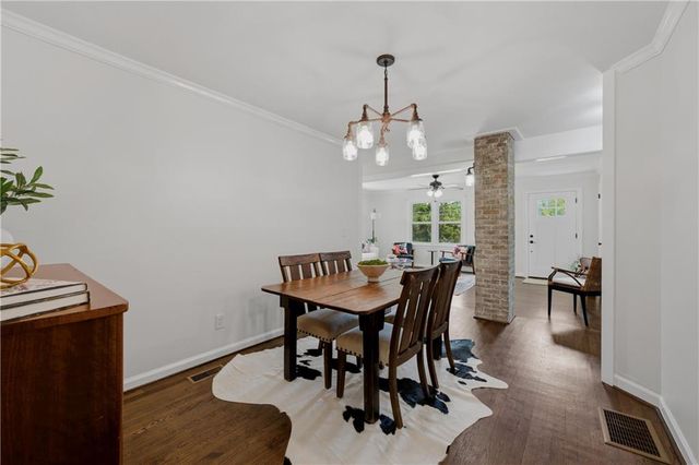 851 Mclinden Avenue SE, Smyrna, GA 30080