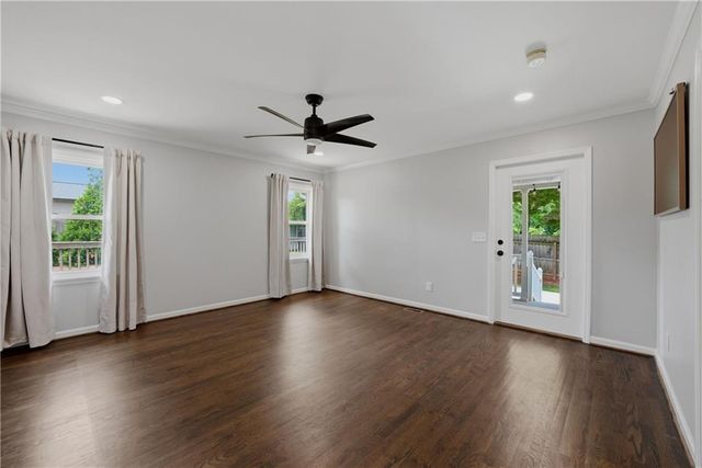 851 Mclinden Avenue SE, Smyrna, GA 30080
