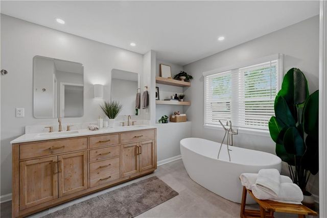 851 Mclinden Avenue SE, Smyrna, GA 30080
