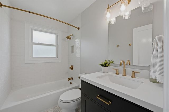 851 Mclinden Avenue SE, Smyrna, GA 30080