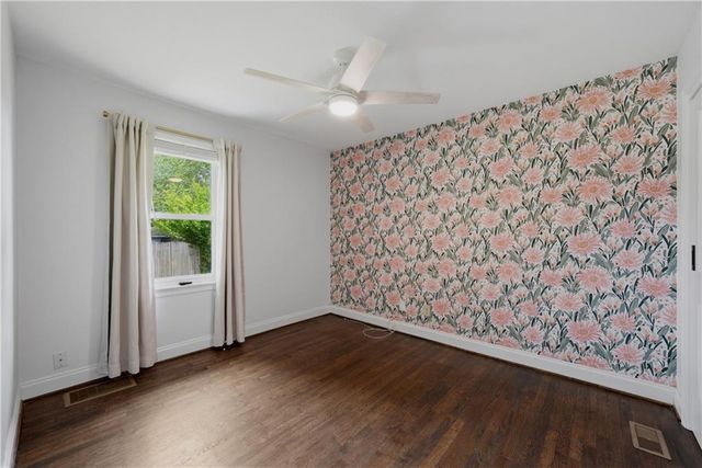 851 Mclinden Avenue SE, Smyrna, GA 30080