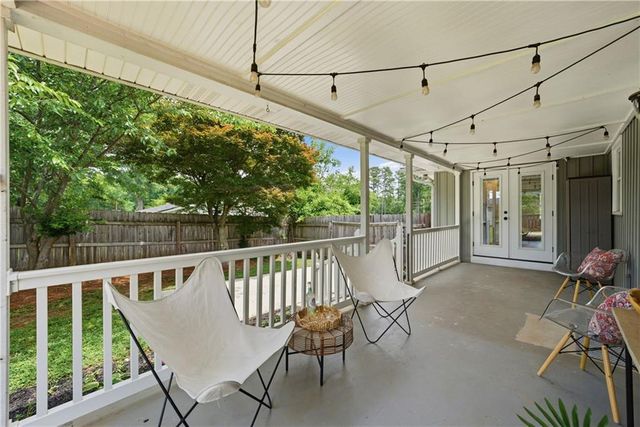 851 Mclinden Avenue SE, Smyrna, GA 30080
