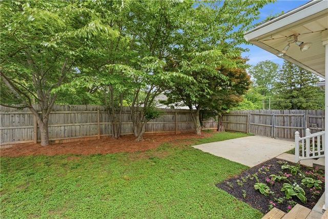 851 Mclinden Avenue SE, Smyrna, GA 30080
