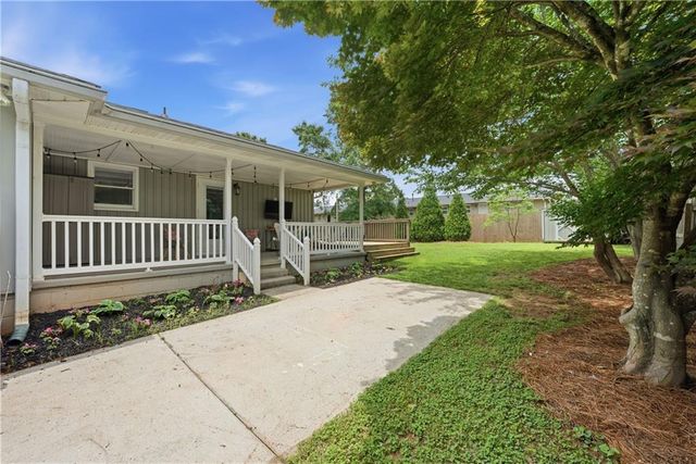 851 Mclinden Avenue SE, Smyrna, GA 30080