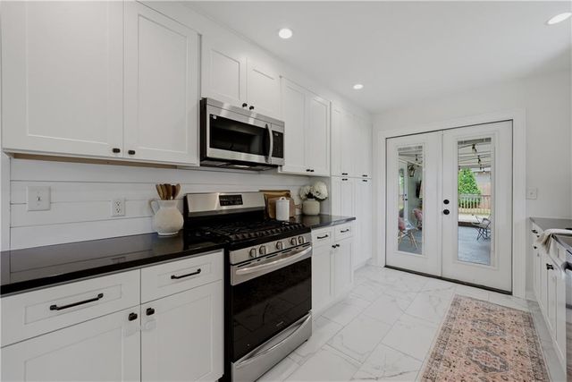851 Mclinden Avenue SE, Smyrna, GA 30080