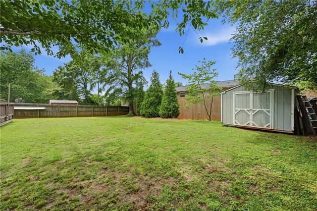 851 Mclinden Avenue SE, Smyrna, GA 30080