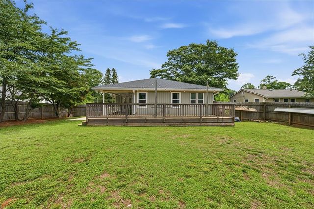 851 Mclinden Avenue SE, Smyrna, GA 30080