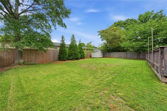 851 Mclinden Avenue SE, Smyrna, GA 30080