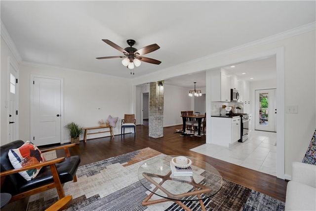 851 Mclinden Avenue SE, Smyrna, GA 30080