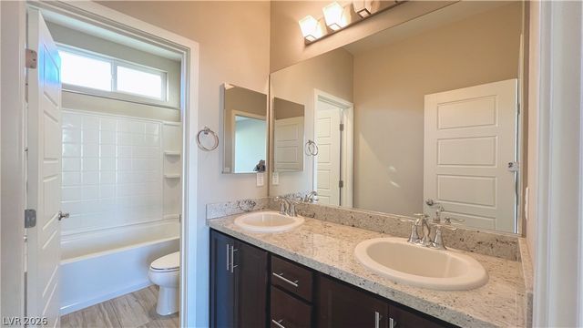 8247 Aster Meadow Way, Las Vegas, NV 89113