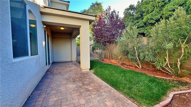 8247 Aster Meadow Way, Las Vegas, NV 89113