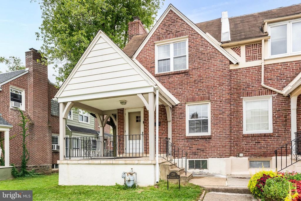 138 W ALBEMARLE AVE, Lansdowne, PA 19050 — photo 2