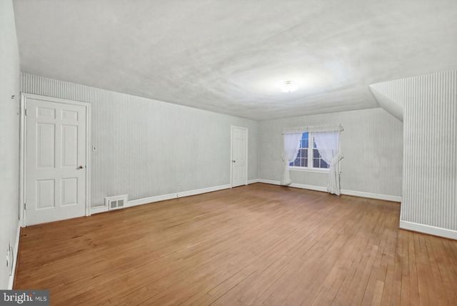 5216 FARRINGTON RD, Bethesda, MD 20816