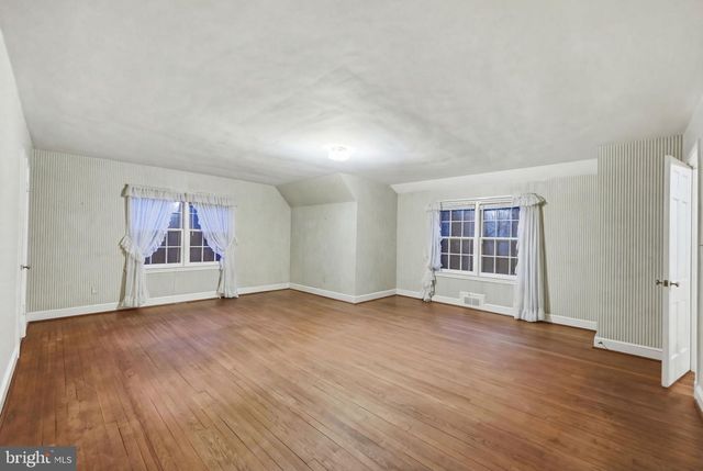 5216 FARRINGTON RD, Bethesda, MD 20816