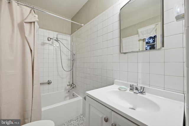 5216 FARRINGTON RD, Bethesda, MD 20816