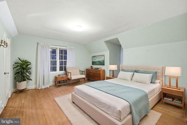 5216 FARRINGTON RD, Bethesda, MD 20816