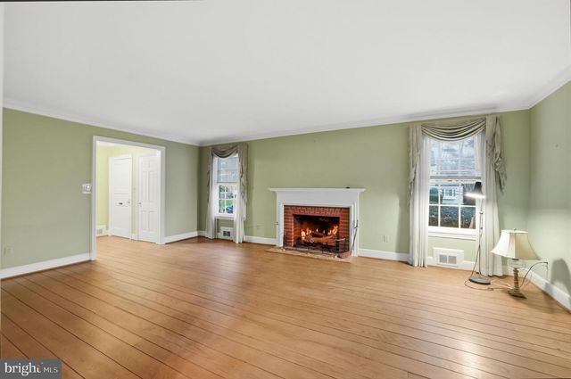 5216 FARRINGTON RD, Bethesda, MD 20816