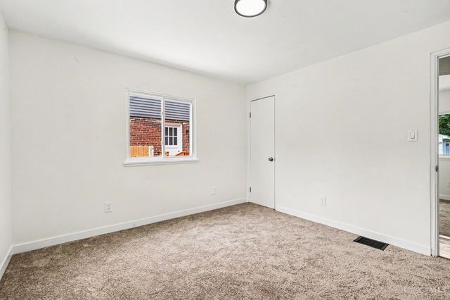 1186 Shepherd Lane, Lincoln Heights, OH 45215