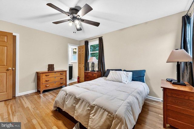 14 WINDSOR DR, Princeton Junction, NJ 08550