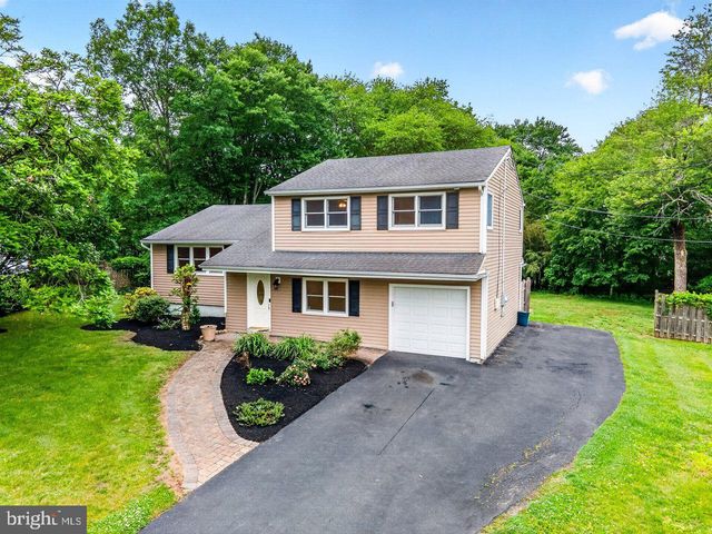 14 WINDSOR DR, Princeton Junction, NJ 08550