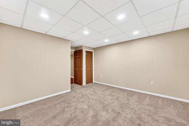 14 WINDSOR DR, Princeton Junction, NJ 08550