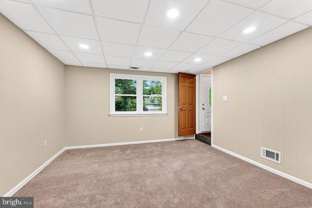 14 WINDSOR DR, Princeton Junction, NJ 08550