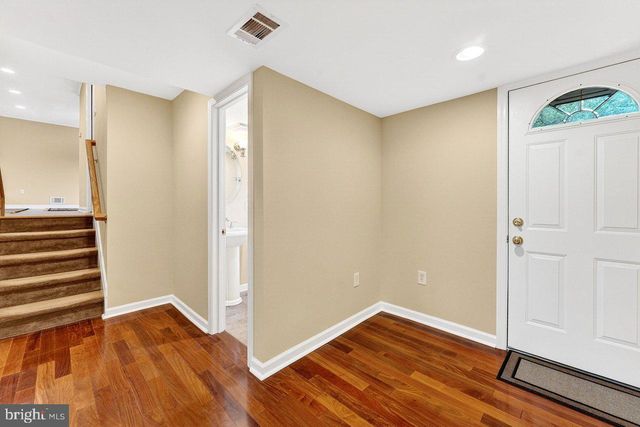 14 WINDSOR DR, Princeton Junction, NJ 08550