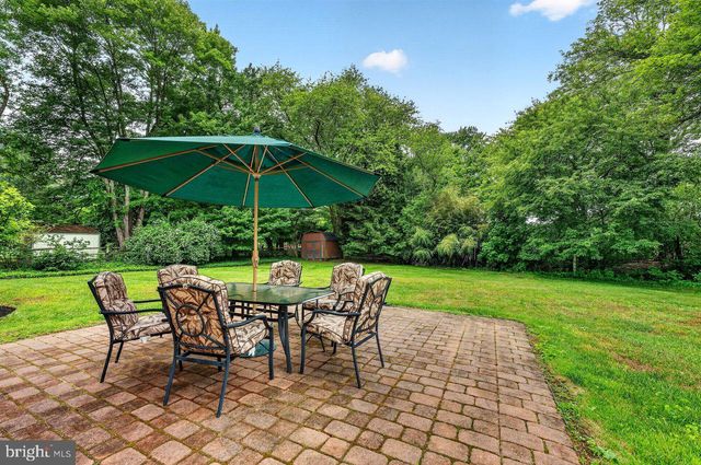 14 WINDSOR DR, Princeton Junction, NJ 08550