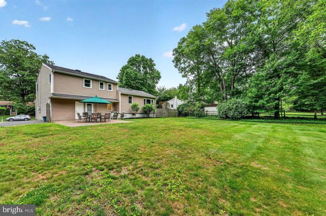 14 WINDSOR DR, Princeton Junction, NJ 08550