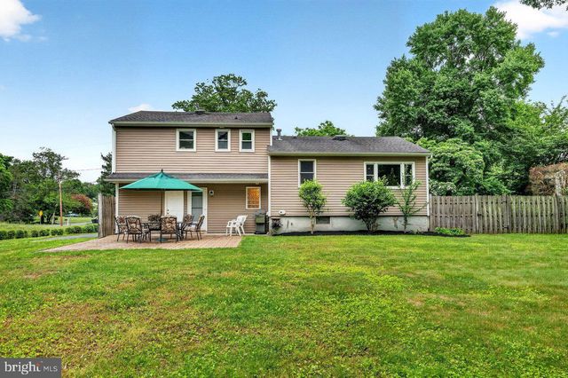 14 WINDSOR DR, Princeton Junction, NJ 08550