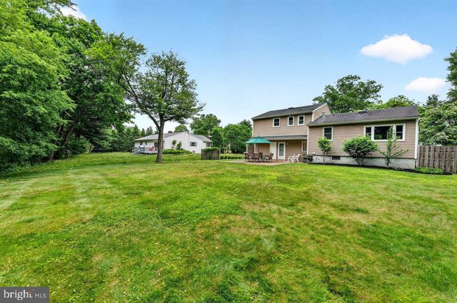 14 WINDSOR DR, Princeton Junction, NJ 08550