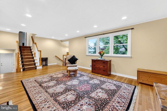 14 WINDSOR DR, Princeton Junction, NJ 08550