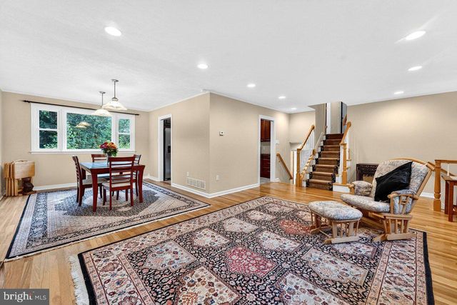 14 WINDSOR DR, Princeton Junction, NJ 08550