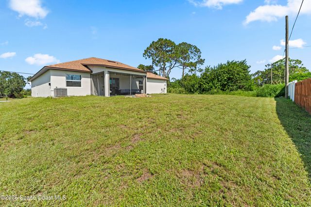1938 Jupiter Boulevard SW, Palm Bay, FL 32908