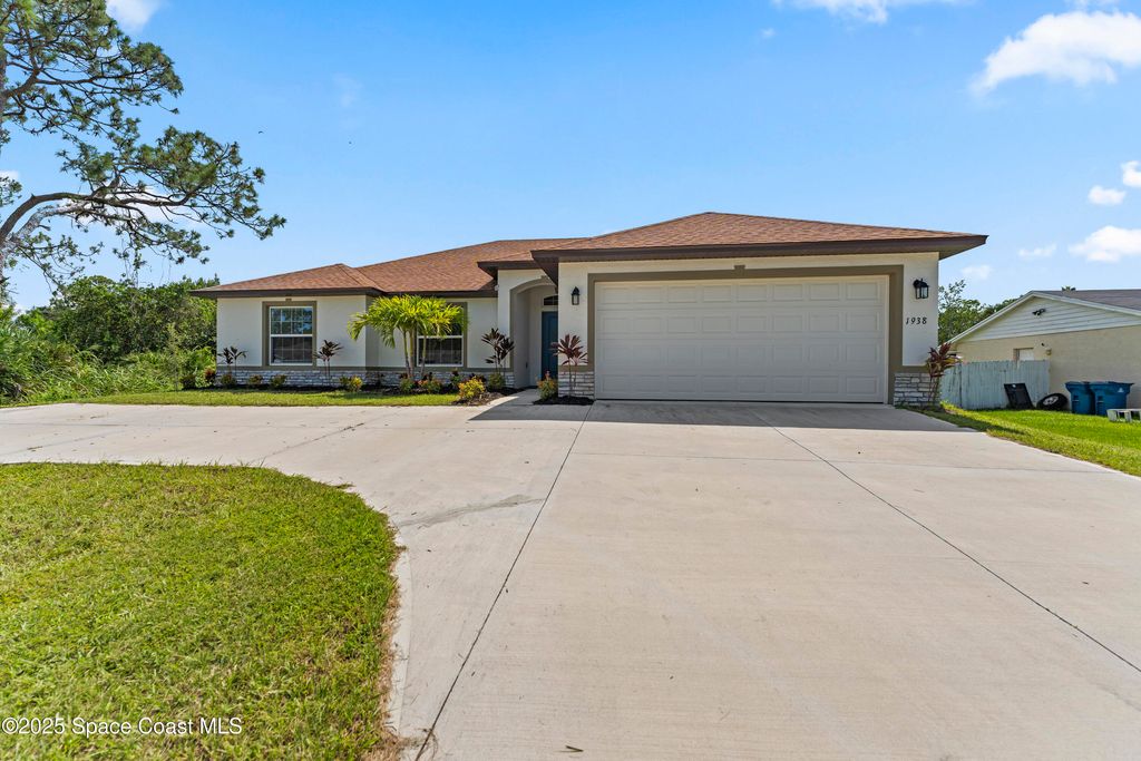 1938 Jupiter Boulevard SW, Palm Bay, FL 32908