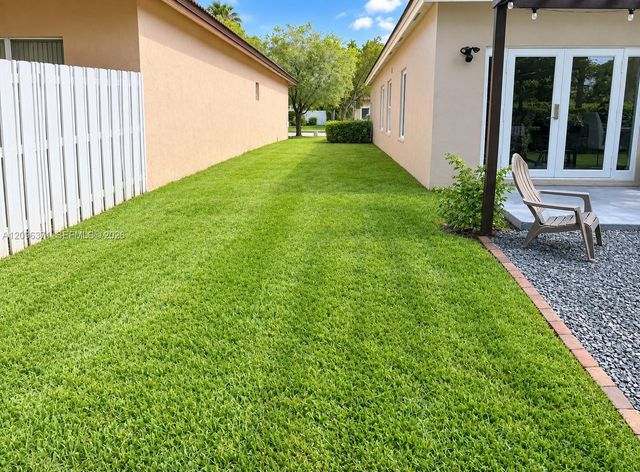 19273 NW 14th Street 19273, Pembroke Pines, FL 33029